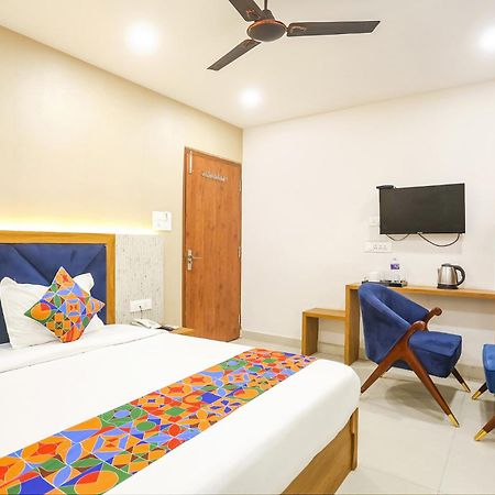 ורנאסי Fabhotel Hari Kunj 900 M From Kashi Vishwanath Temple מראה חיצוני תמונה