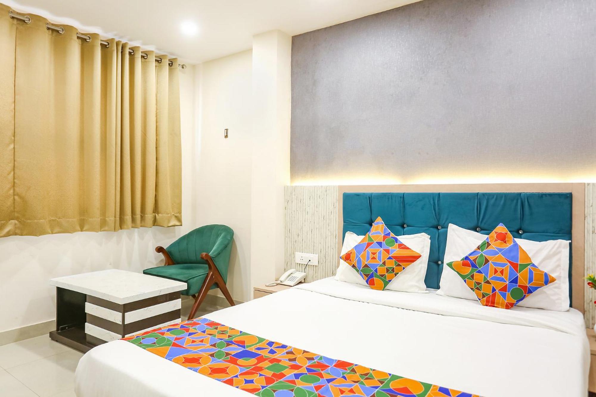 ורנאסי Fabhotel Hari Kunj 900 M From Kashi Vishwanath Temple מראה חיצוני תמונה