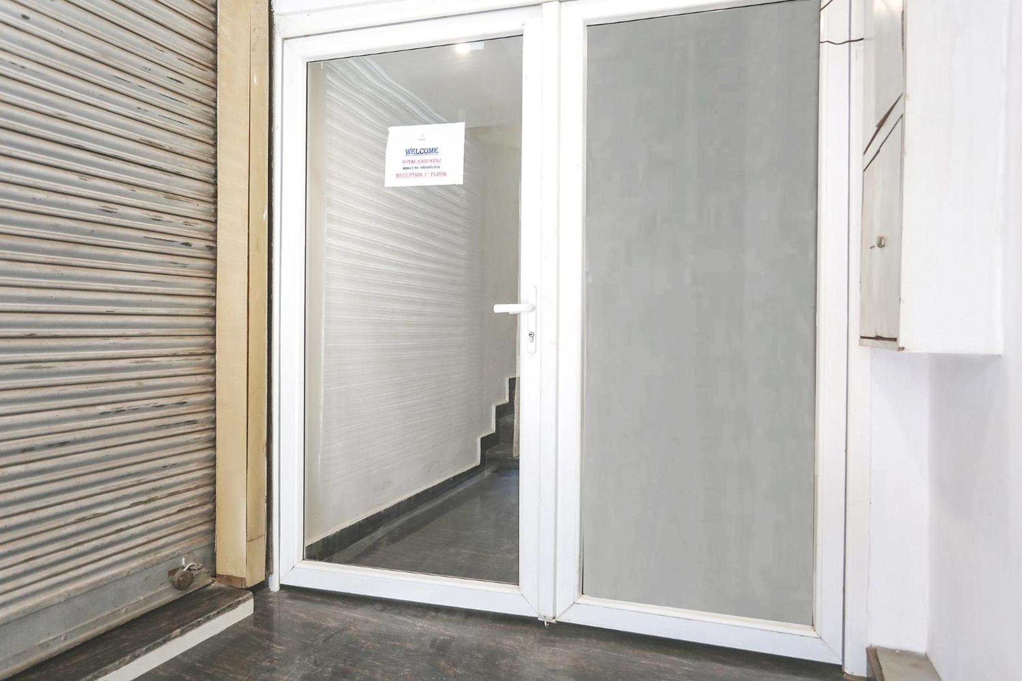 ורנאסי Fabhotel Hari Kunj 900 M From Kashi Vishwanath Temple מראה חיצוני תמונה